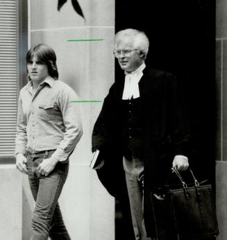 A shaggy-haired video vampire has admitted committing three bank hold-ups and seven other armed robberies to feed a $75-a-day video-game habit. The ma(...)