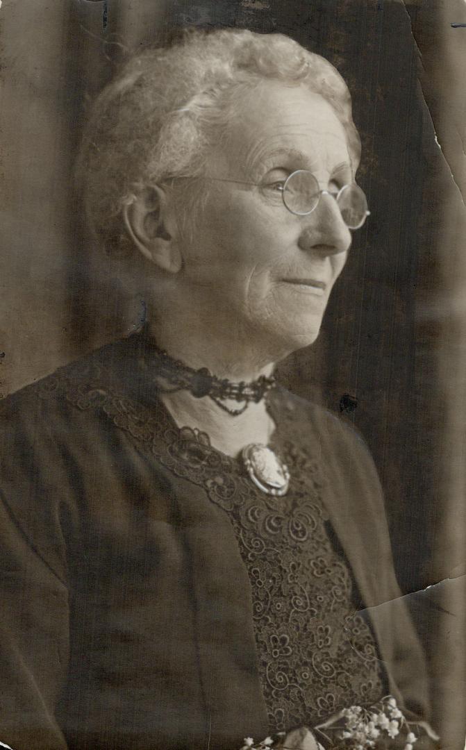 Scientist's mother dies. Mrs. William Thompson Banting, Sr., who died yesterday at Alliston, at the age of 87. Her son, Sir Frederick Banting, gave in(...)