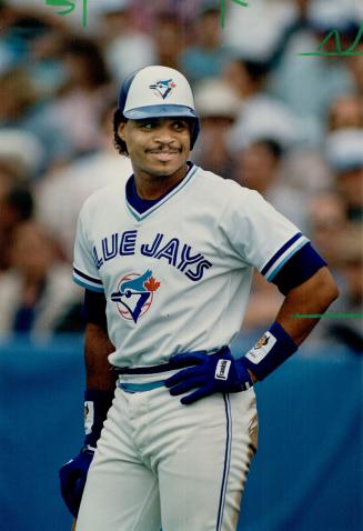 Jesse Barfield led the major leagues in home runs last season with 40 and he has strong ideas on how to take batting practice. There's no use trying t(...)