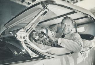 Vintage cars attract actor. Car buffs Lex Barker flew into Toronto Monday for a brief visit on his way to Los Angeles from Montreal. The former movie (...)