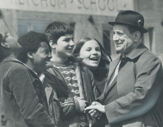 Students from Jesse Ketchum Public School chat with Ward 10 Trustee Herbert Barnes, who outlines in the accompanying letter his suggestions on how the(...)