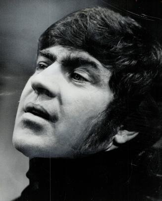 Single-minded Professionalism typifies the approach of Alan Bates as he prepares for the title role in Richard III