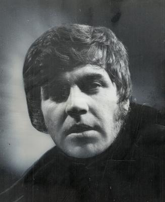 Single-minded Professionalism typifies the approach of Alan Bates as he prepares for the title role in Richard III