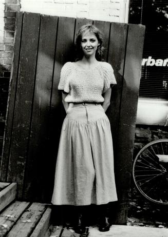 If you can pass for this actress, you'll be star of our show, Like contests? Like costumes? We do, and in honor of Halloween we're launching a dress-u(...)
