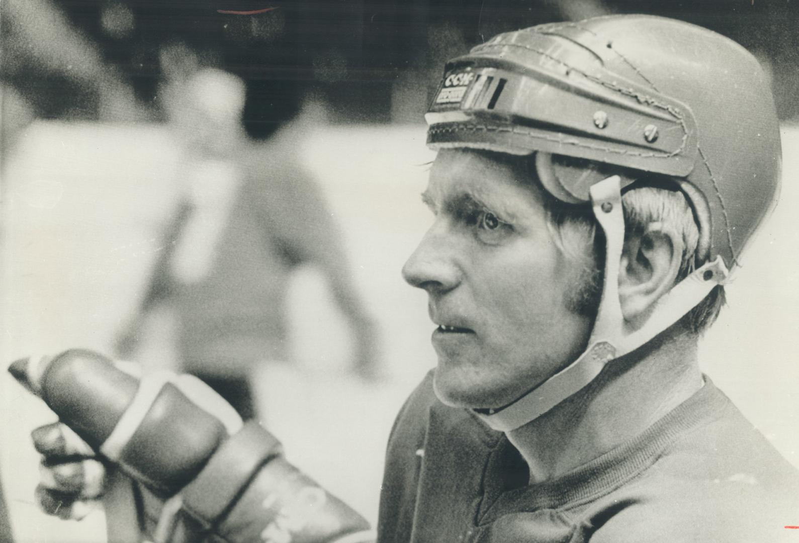 Red Berenson, Detroit Red Wings' top centre, sees tonight's game between Team Canada and the Soviets in Montreal as a unifying force for all of Canada(...)