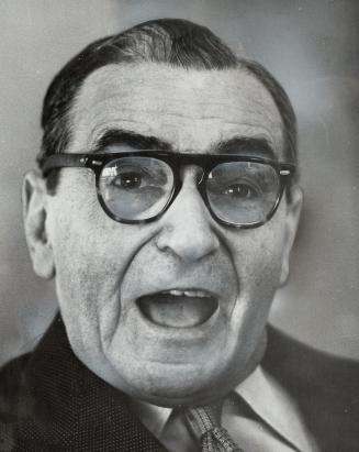 The Indestructibles. Indestructible, that's what they are. Irving Berlin, Mr. Showbusiness himself, 78 tomorrow, is celebrating the arrival in Toronto(...)
