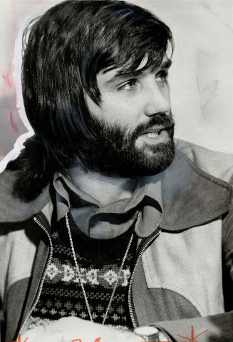 George best, controversial star of Irish soccer and Manchester United in the English First Division, arrived in Toronto yesterday to discuss a possibl(...)