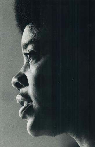 Salome Bey has been building a jazz reputation ever since she came here to marry Howard Matthews, a partner in the Underground Railroad restaurant. Bi(...)