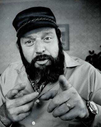Actor Theodore Bikel, From fiddler to a Rothschild
