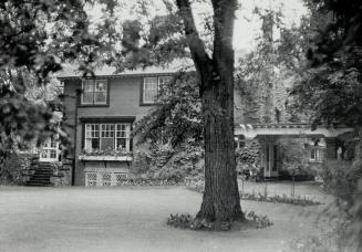 U of T's head Bissell, lives at 93 Highland Ave in Resedale, A lovely estate, owned by the U of T
