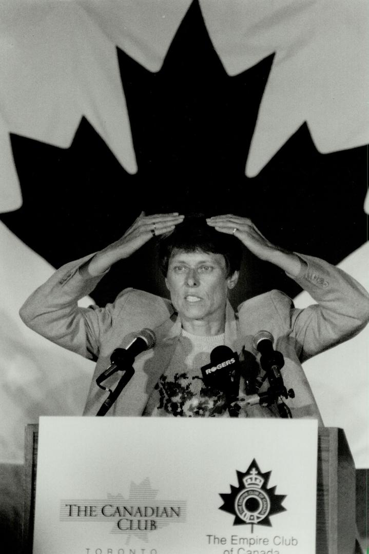 Astronaut's Stand, Astronaut Roberta Bondar said after a downtown speech yesterday she won't take sides in the referendum and won't reveal how she'll vote