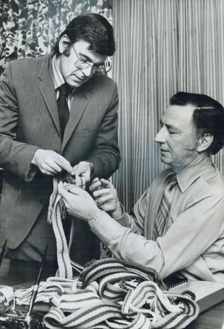 Addiction research Drs. William Miles (left) and Wilfred Boothroyd examine belts woven by marijuana smokers in an experiment at the centre. The 30,000(...)