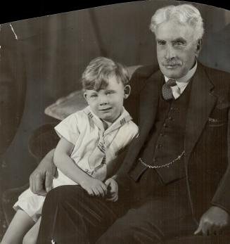 Sir Robert posed with his 6-year-old grand-nephew, Robert Laird Borden, for the portrait in (2)