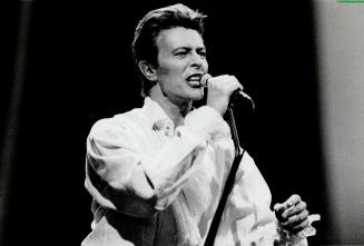 Vintage Bowie: Unadorned by theatrics, David Bowie gave the CNE audience what was very nearly an honest night's work, critic Mitch Potter says of Wednesday night's show before 18,000 fans