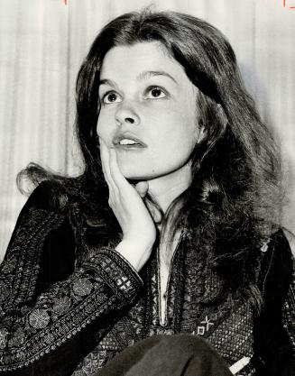 French-Canadian actress Genevieve Bujold was in Toronto yesterday to rehearse with Elmer Iseler's Mendelssohn Choir for her April 18 appearance as The(...)