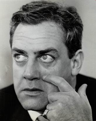 Raymond Burr. He sounds off on the real courts