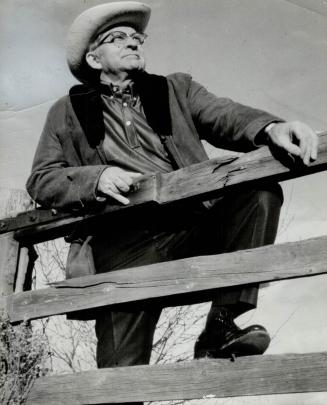 Just a farmer at heart, Metro chairman Ab Campbell parks a boot on a cedar fence rail and surveys his 19-acre spread in Scarborough. Campbell returns (...)
