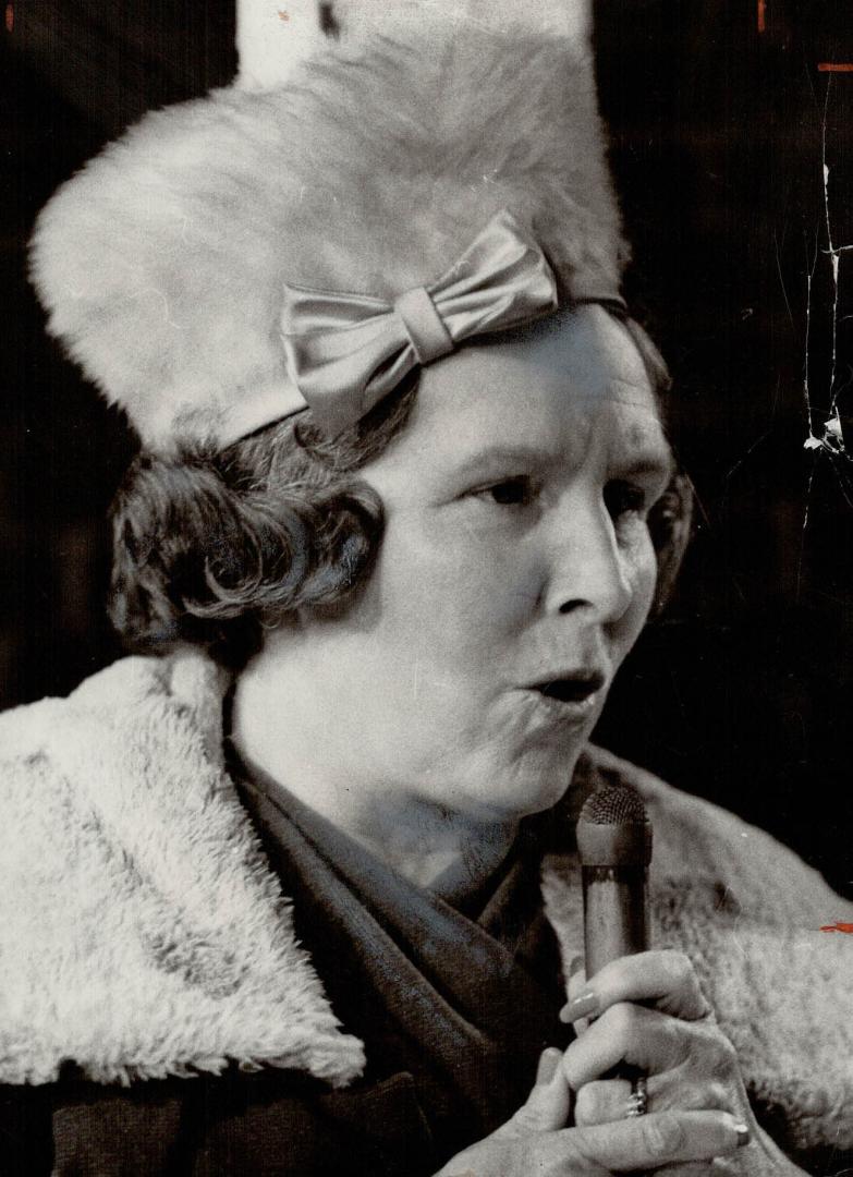 Mrs. M. Campbell, Wants streamlined council