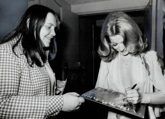 Singer Vikki Carr, right, and fan Cindy Orleck, 16
