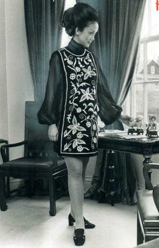 Chiffon dress, embroidered smock