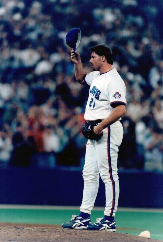Clemens tips hat to crowd during standing ovation after career 2,800 K he went on to 2,804 K - beating Cy Young for 13th place over-all