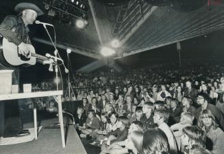 Historic photo from Saturday, August 24, 1974 - Stompin Tom Connors packed the Forum with 10,000 fans in Ontario Place