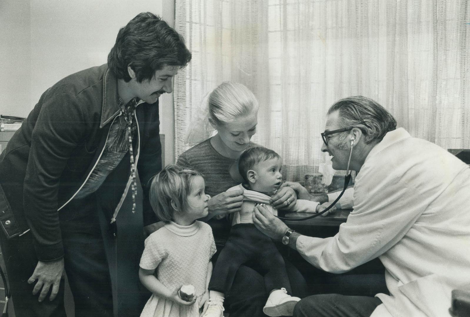 He's their family doctor and delivered both their children, say Ton Abbatangelo and wife, Gail, as they take 3-year-old daughter Lisa and 8-months-old(...)