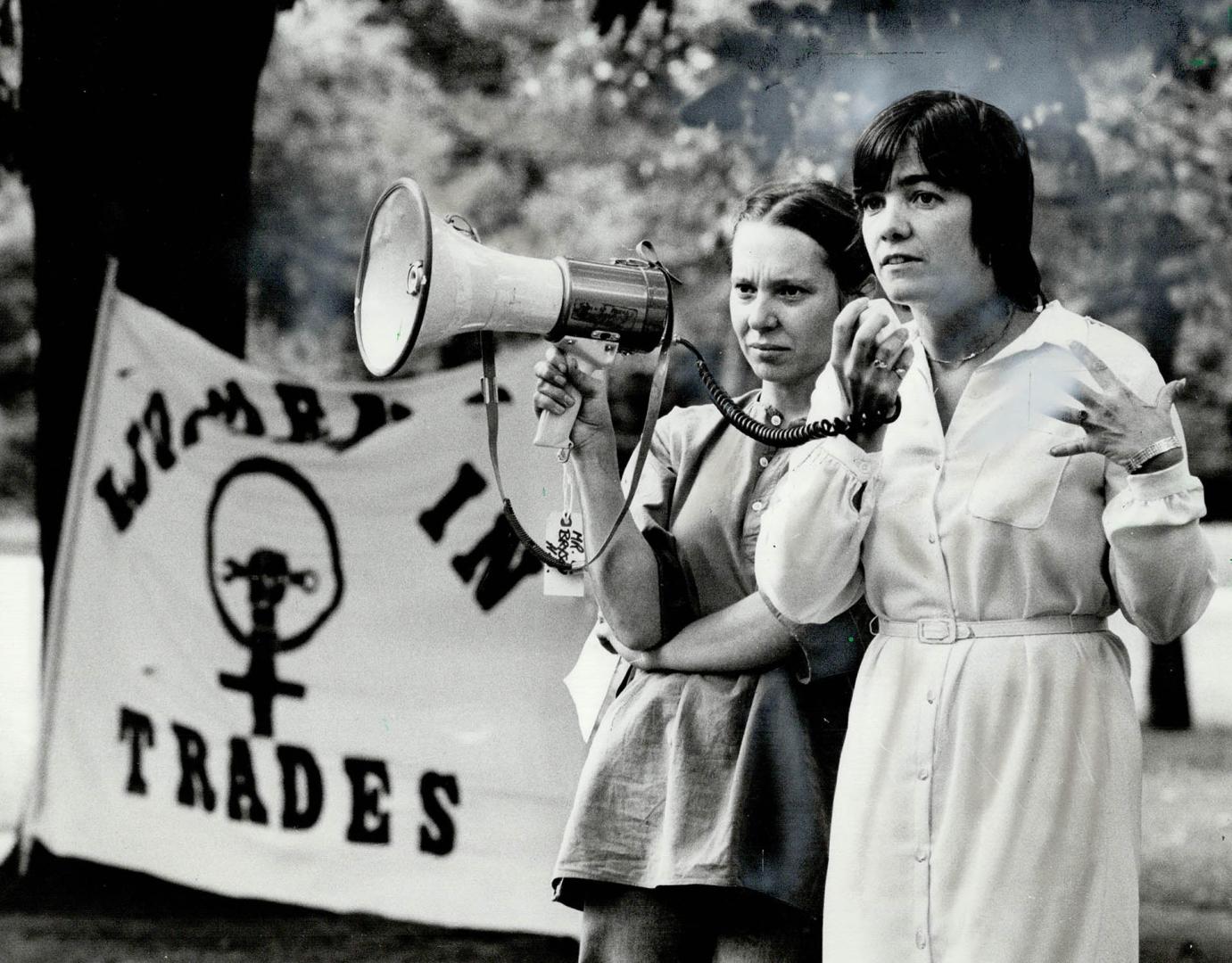 As a single woman Sheila Copps, then a Liberal MPP, strongly backed sole-support mothers, above at a women's picnic in Queen's Park in 1981