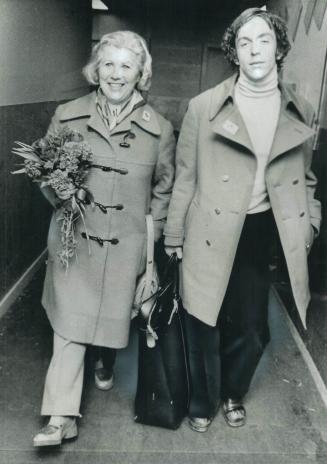 A dejected Toller Cranston leaves Broadmoor Arena at Colorado Springs after he finished fourth in men's world figure skating championships yesterday. (...)