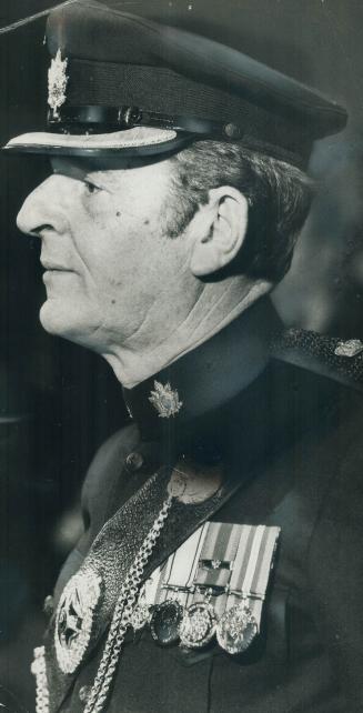 Danson rejoins his regin. Barney Danson, minister of state for urban affairs and member of Parliament for York North, last night was made honorary lie(...)