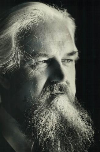 Robertson Davies, typed as a crusty Upper Canadian elitist, has astonished readers with works of learning, mystery and romance. World of Wonders concludes triloy begun with Fifth Business