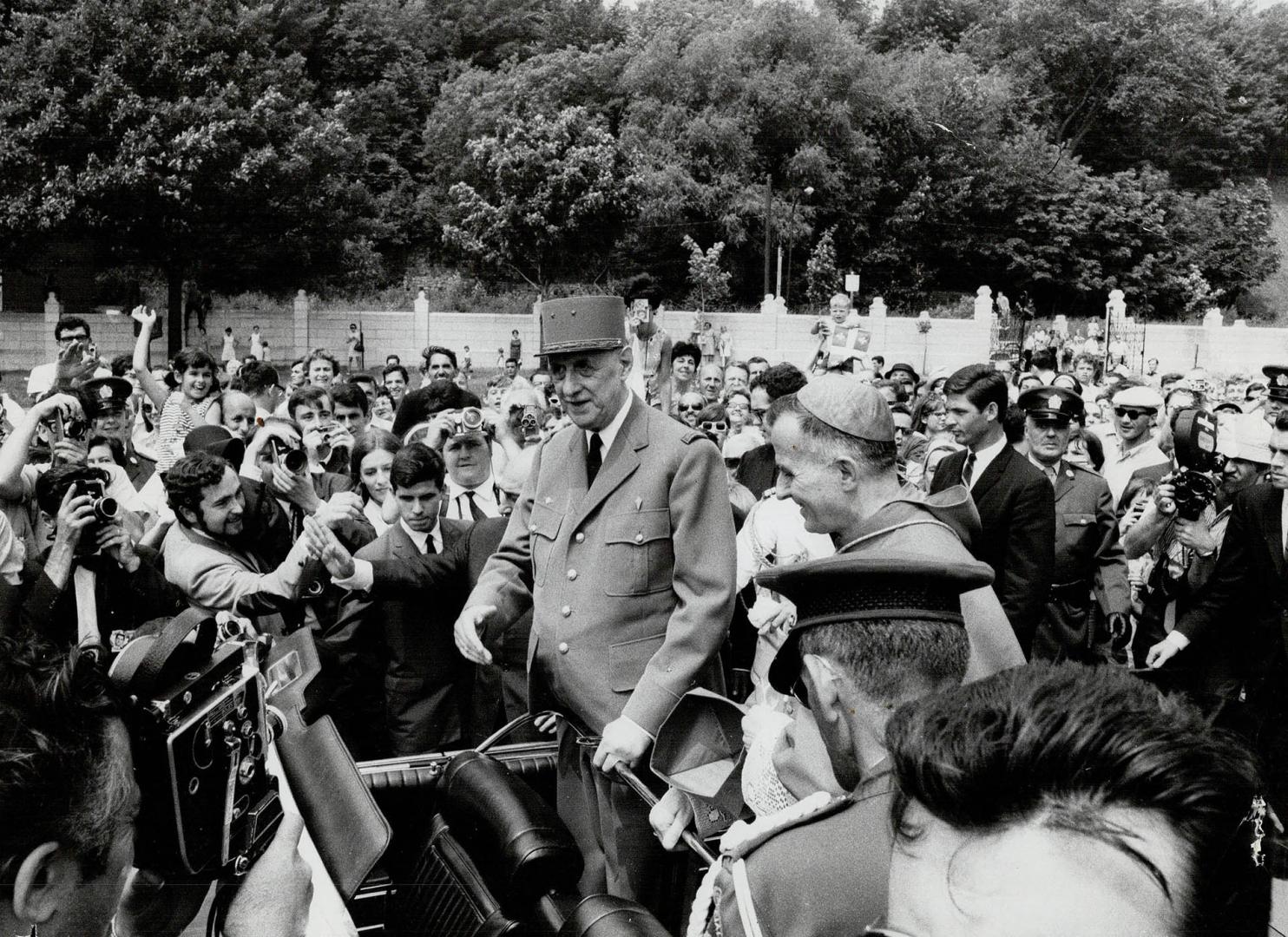 De Gaulle, Charles (in Canada)