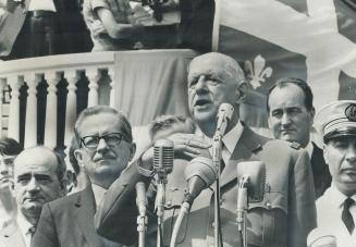 Daniel Johnson, late Quebec premier, with Charles e Gaulle on the balcony of Quebec city hall where e Gaulle began pronouncements in favor of separate(...)