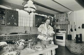 Flavor it Hungarian was the theme when interior designer Maria de Nagay decorated this model kitchen in the Better Living Centre. Mrs. de Nagay, who h(...)