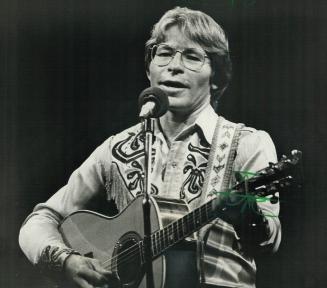 Denver returns: It has been five long years, but more than 18,000 fans who packed Maple Leaf Gardens to hear John Denver sing last night felt the wait had been worth it