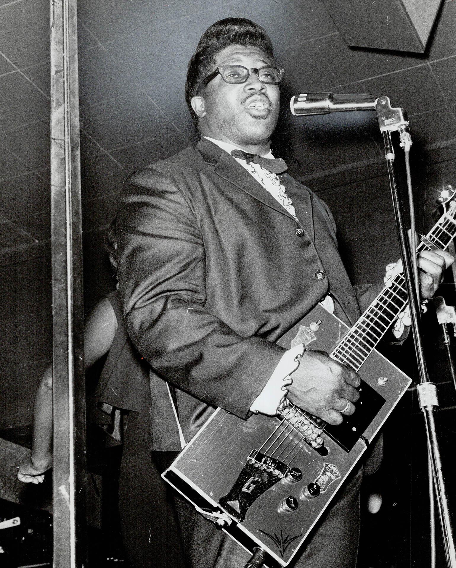 Bo Diddley plus special guitar – All Items – Digital Archive : Toronto