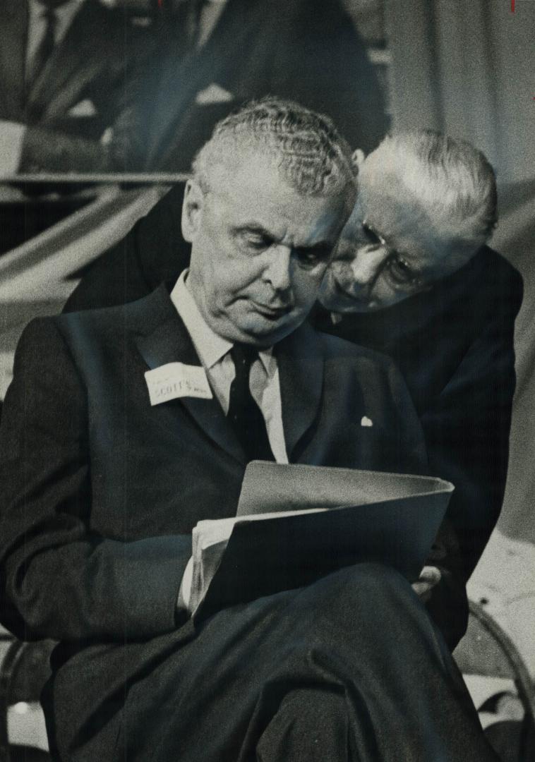 Frost, Diefenbaker at Lindsay. Separatism got greatest impetus from PM, Tory leader said
