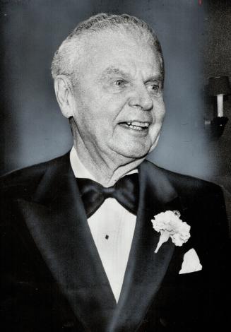 Former prime minister John Diefenbaker was paid tribute to last night at 1973 Negev Dinner sponsored by the Jewish community of Toronto. It was second(...)