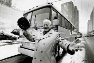 On the buses. When Kildare Dobbs decided to cross Canada by bus, it was more than sweet smell of exhaust that lured him. I wanted to have people aroun(...)