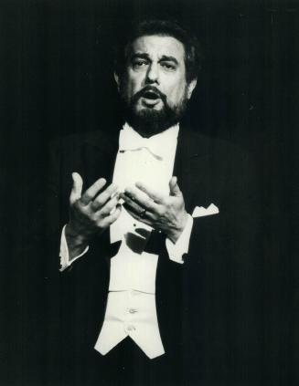 Domingo a delight. Tenor's concert thrills fans