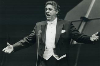 The man from Madrid, Placido Domingo last night belted out aria after aria for 10,000 fans at Maple Leaf Gardens and still made it sound like a concert hall, critic William Littier reports