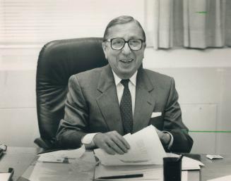 Now the Chief Justice of Ontario, eminent jurist Charles Dubin achieved national and international renown as head of the Inquiry into the Use of Drugs(...)