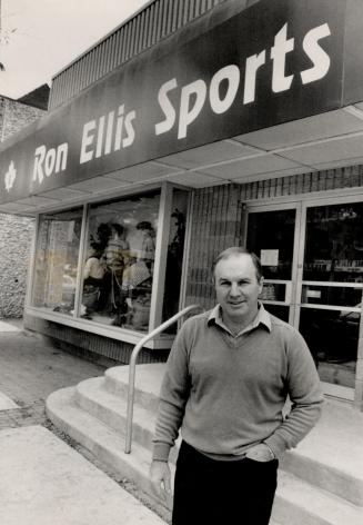 Still scoring: Former Toronto Maple Leafs star Ron Ellis is shooting for a different goal these days as chairman of Peel's Unied Way campaign