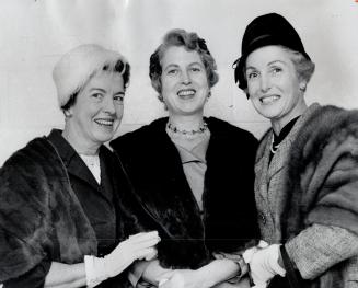 Marjorie Elwood and sisters. Marjorie Elwood, the Star Weekly's cooking editor, mixes athletics with her kitchen activities. So do her sisters, Eleano(...)