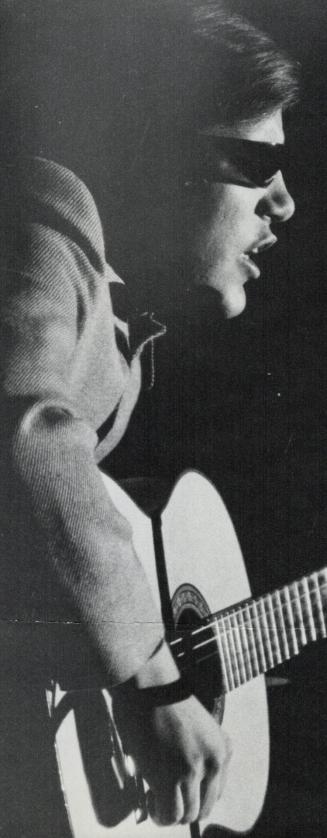 Pop singer- guitarist Jose Feliciano