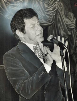 The voice is deeper now but Eddie Fisher, the bobbysox idol of the '50s, is still managing to let out some emotion at the Hook and Ladder Club of Beve(...)
