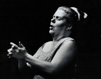 Toronto's Maureen Forrester spreads wings