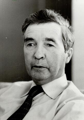 Dick Francis: His new book is fast out of the gate, but tires before the finish