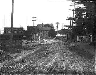 Lakeshore Road at Sunnyside Avenue