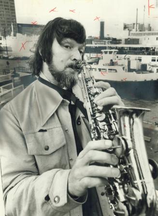 Metro Stomer Jim Galloway has been dispensing Dixieland at a hectic pace ever since he moved to Toronto in 1964 from Scotland. He tours Europe regular(...)